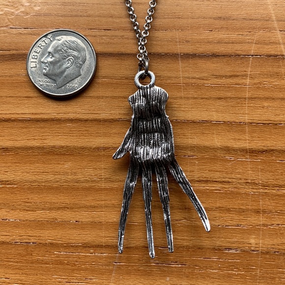 Steampunk robotic Mechanical hand necklace - Picture 5 of 5